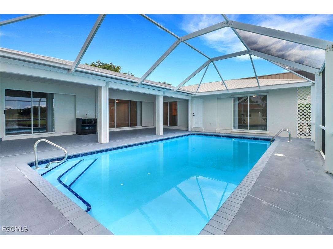 814 Victoria Drive Cape Coral FL 33904 2025006179 image22