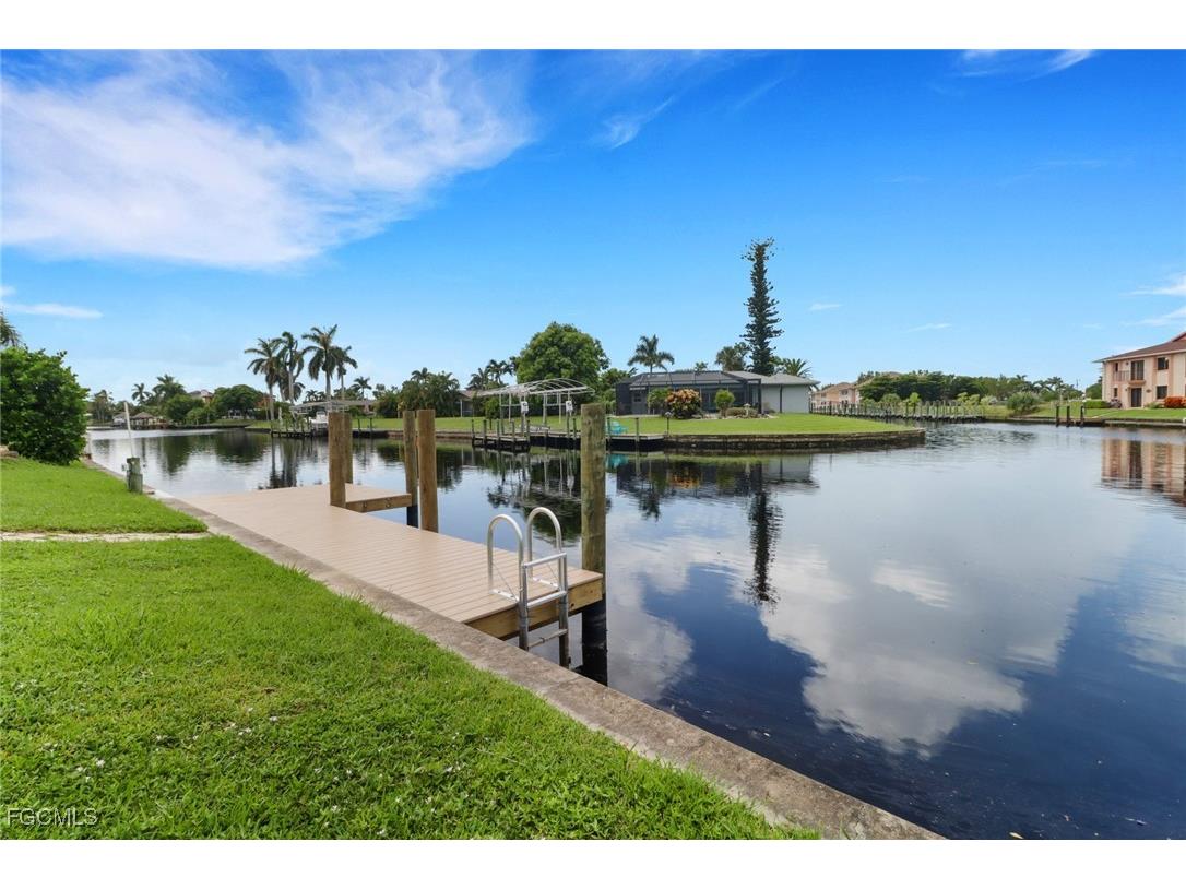 814 Victoria Drive Cape Coral FL 33904 2025006179 image24