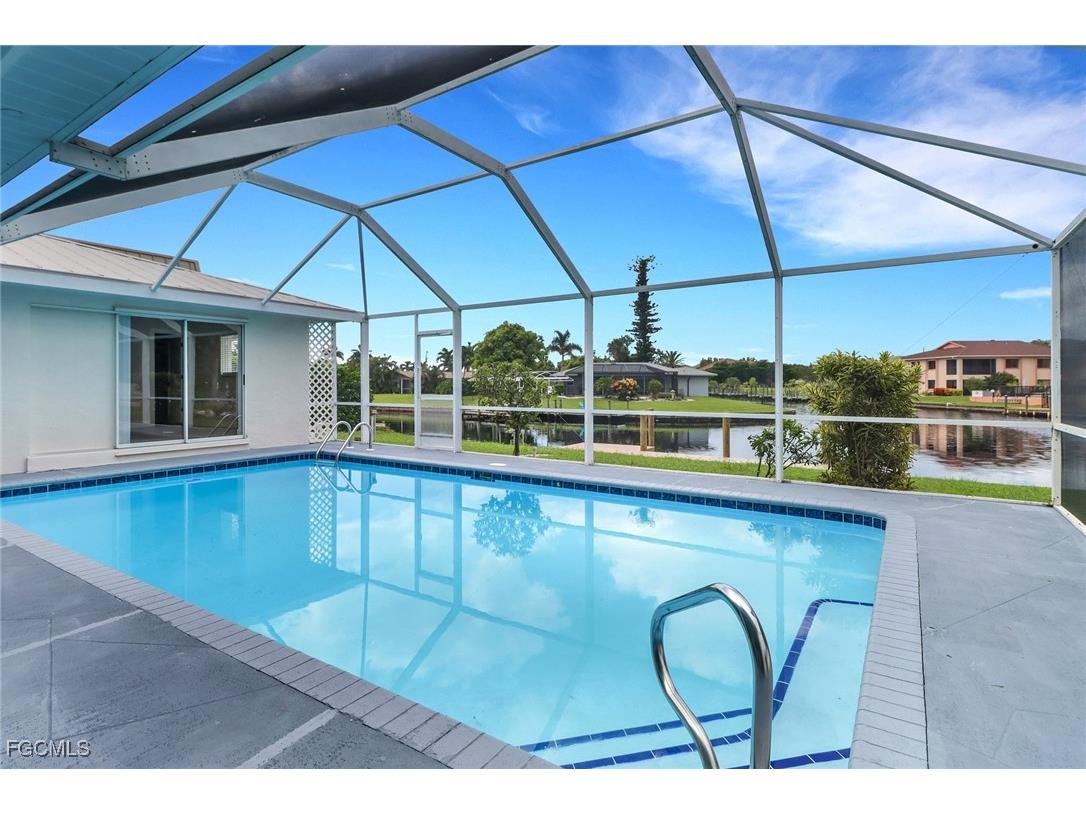 814 Victoria Drive Cape Coral FL 33904 2025006179 image25