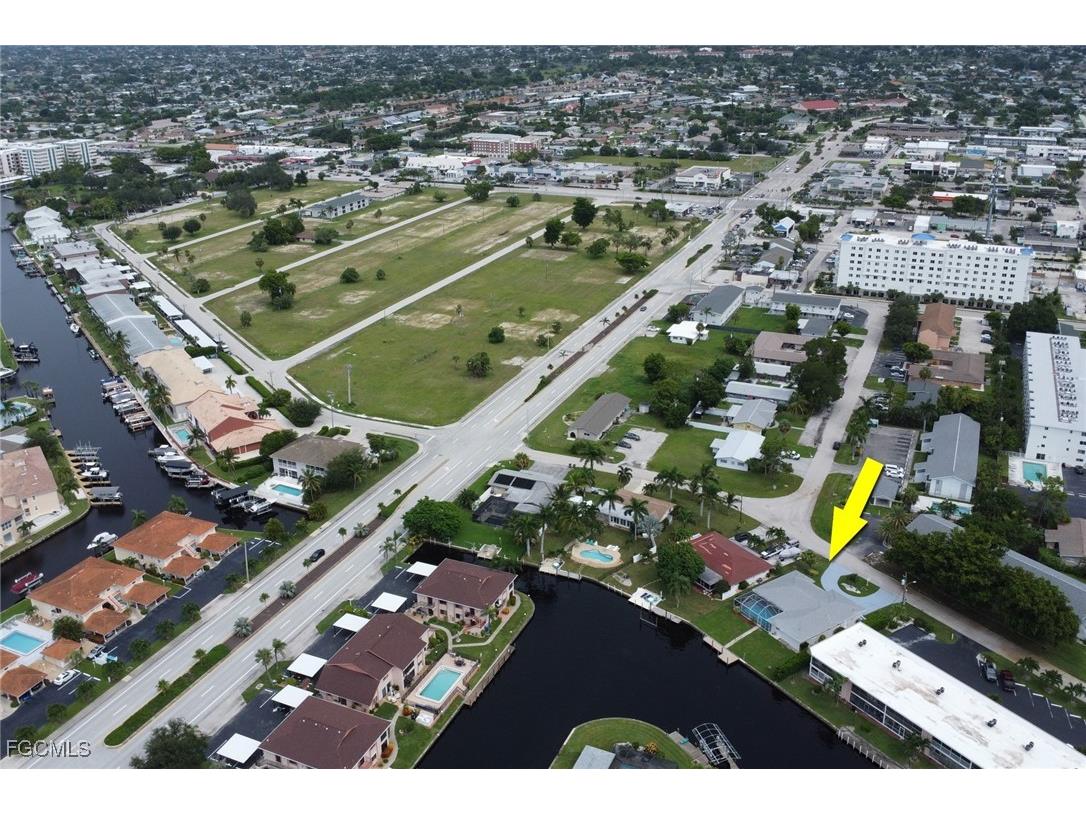 814 Victoria Drive Cape Coral FL 33904 2025006179 image38