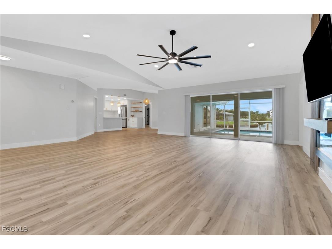 814 Victoria Drive Cape Coral FL 33904 2025006179 image4