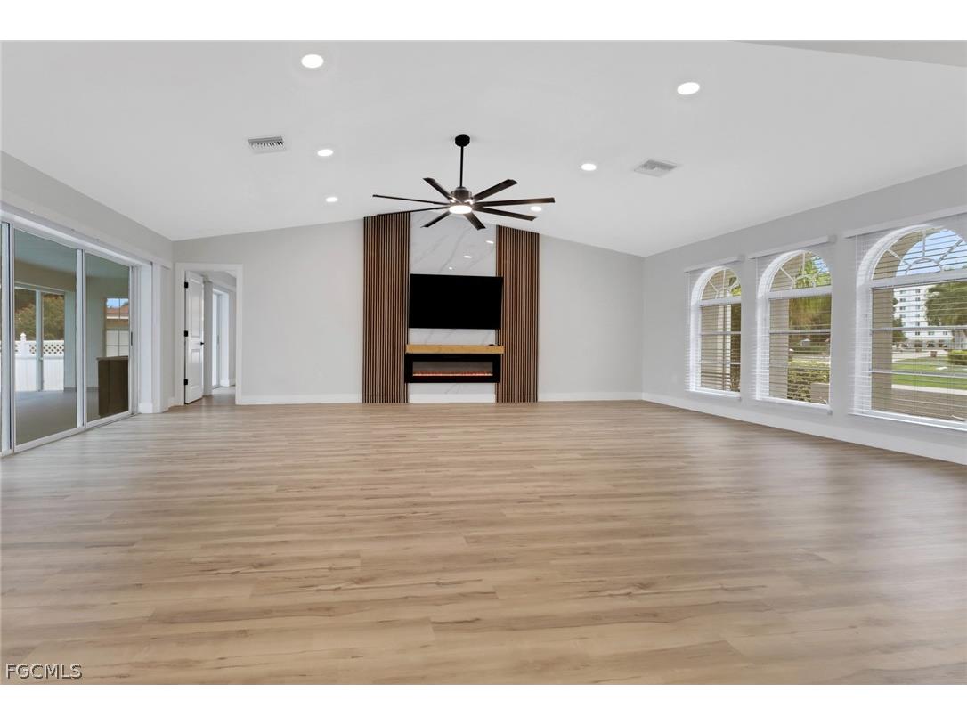 814 Victoria Drive Cape Coral FL 33904 2026010010 image5