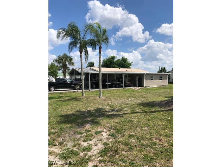 814 Yacht Club Way NW Moore Haven FL 33471 225035721 image1