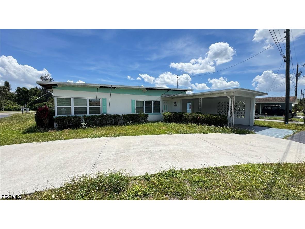 8140 Cleaves Road North Fort Myers FL 33903 2026020812 image1