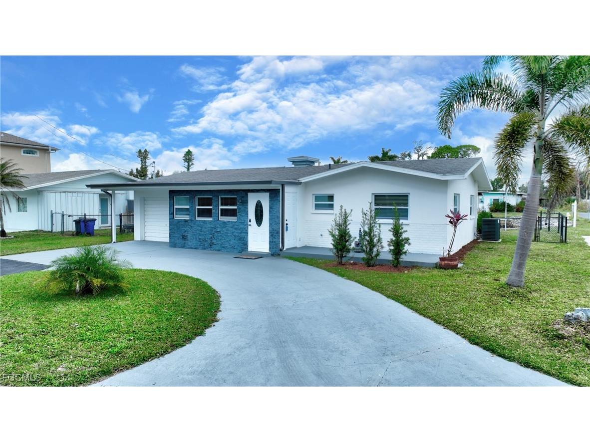 8141 Cleaves Road North Fort Myers FL 33903 2025016381 image2