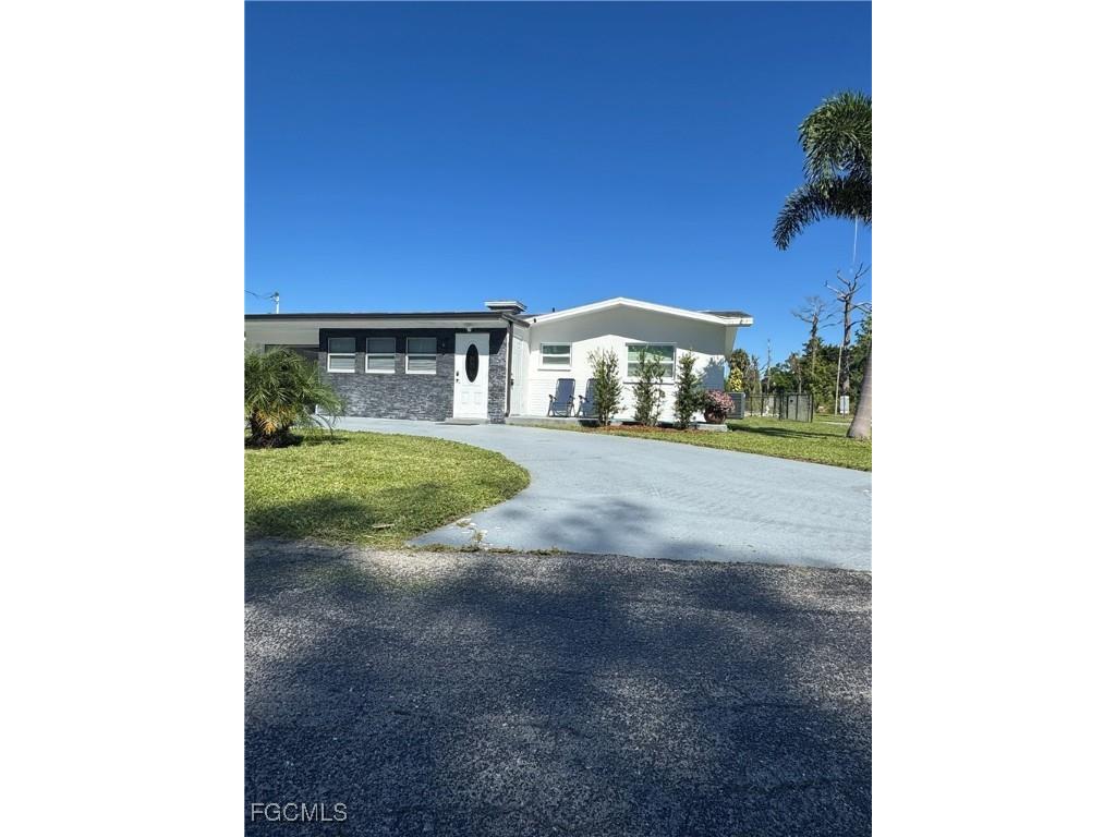8141 Cleaves Road North Fort Myers FL 33903 2025016381 image36