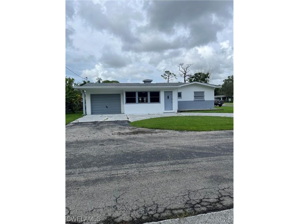 8141 Cleaves Road North Fort Myers FL 33903 223072006 image1