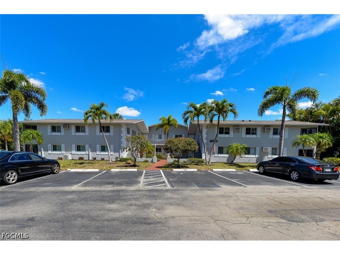 8141 Country Road #203 Fort Myers FL 33919 2026020443 image1