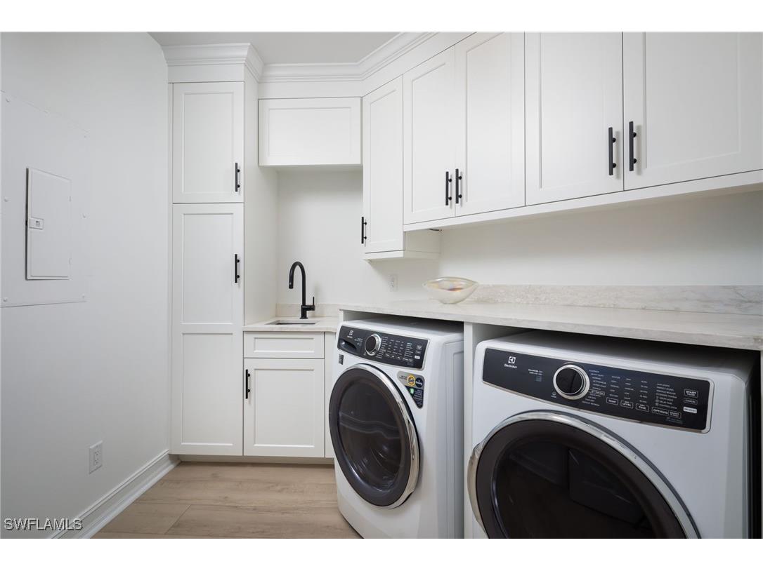 815 Bentwater Circle #101 Naples FL 34108 225074784 image17