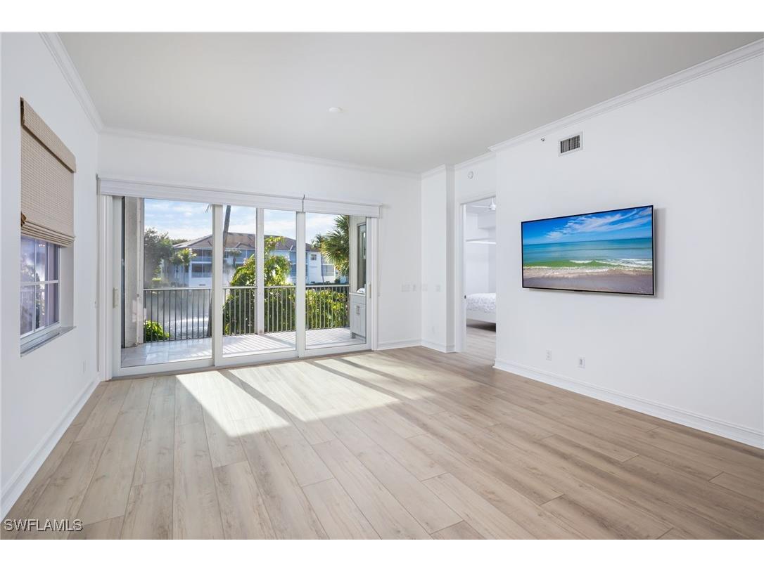 815 Bentwater Circle #101 Naples FL 34108 225074784 image3