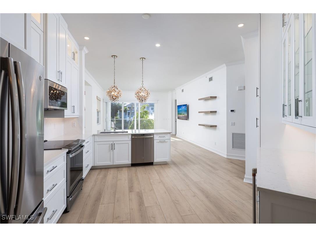 815 Bentwater Circle #101 Naples FL 34108 225074784 image4