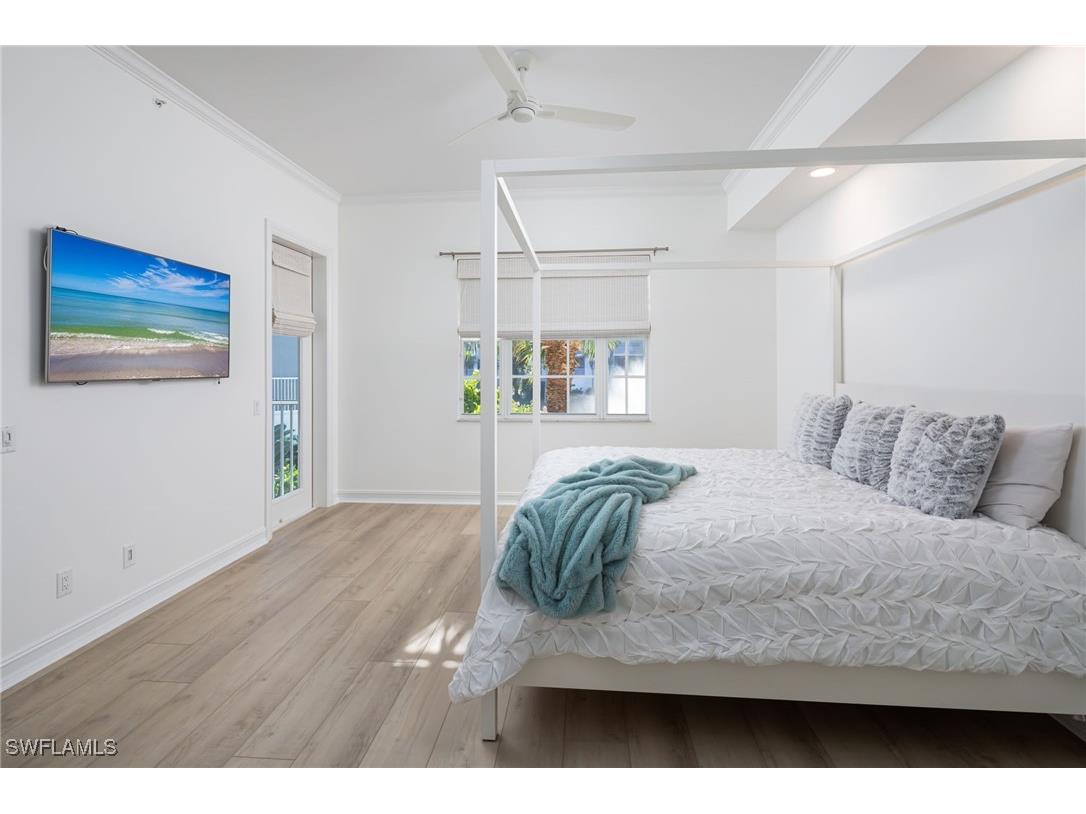 815 Bentwater Circle #101 Naples FL 34108 225074784 image9