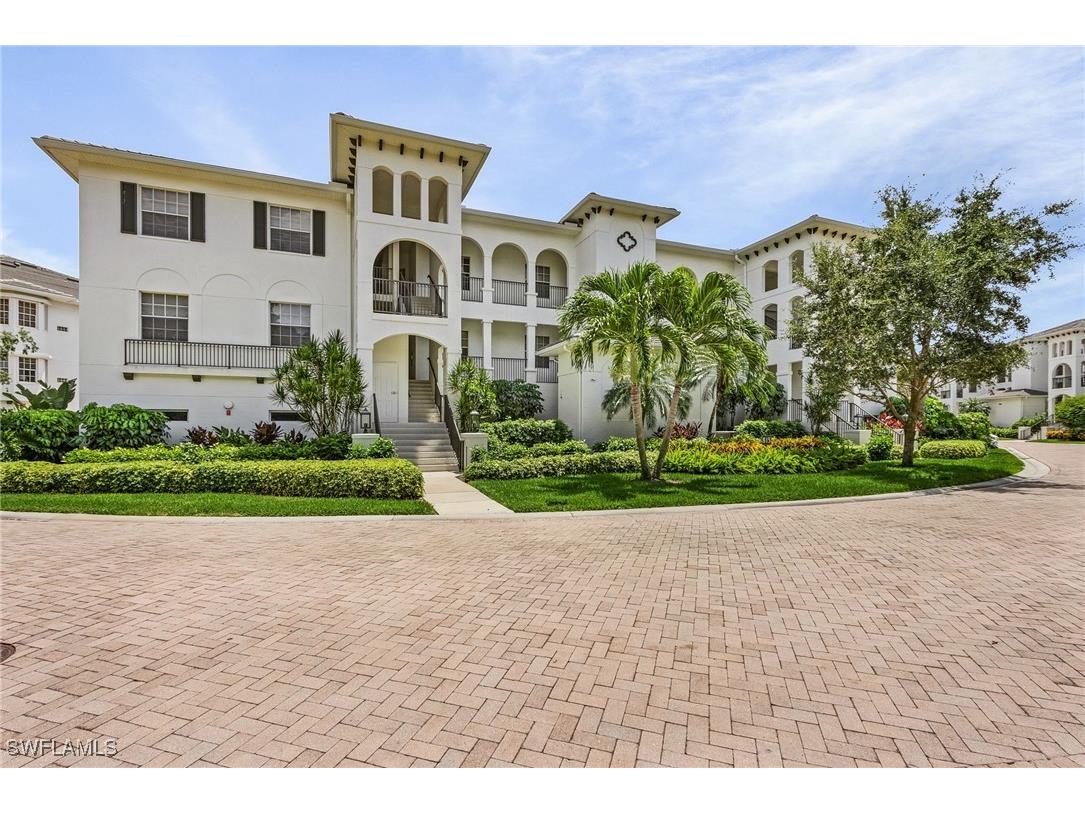 815 Bentwater Circle #202 Naples FL 34108 224068821 image1