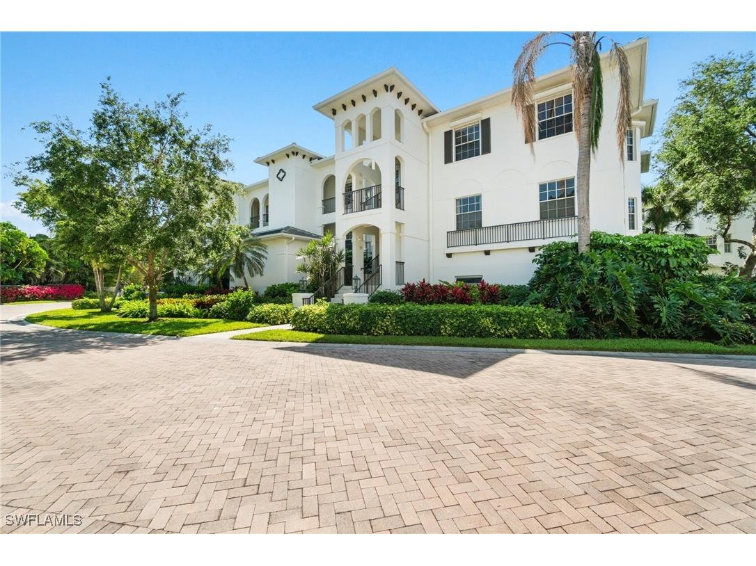 815 Bentwater Circle #204 Naples FL 34108 225037462 image1
