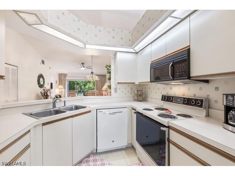 815 Gulf Pavilion Drive #201 Naples FL 34108 226020397 image4