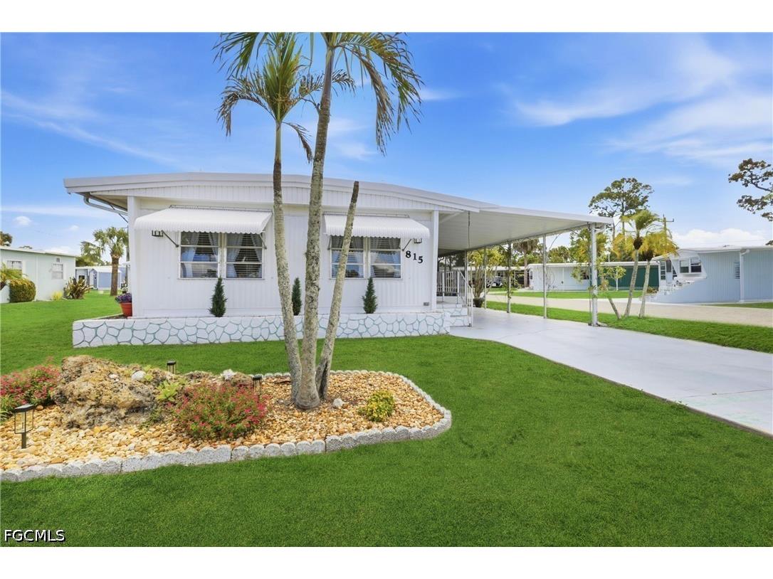 815 Holly Berry Court North Fort Myers FL 33917 2026017341 image2