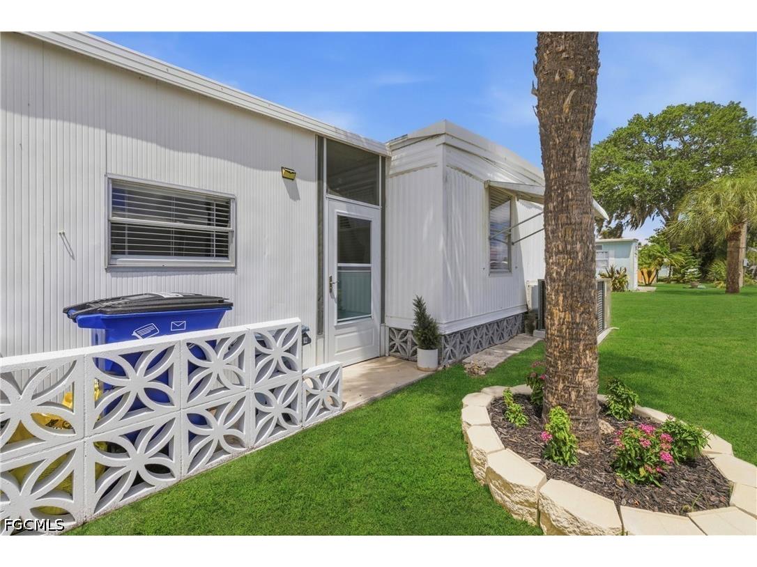 815 Holly Berry Court North Fort Myers FL 33917 2026017341 image30