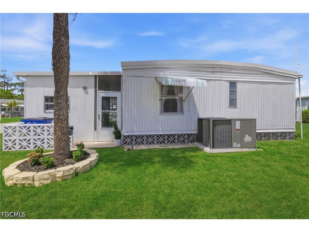 815 Holly Berry Court North Fort Myers FL 33917 2026017341 image31