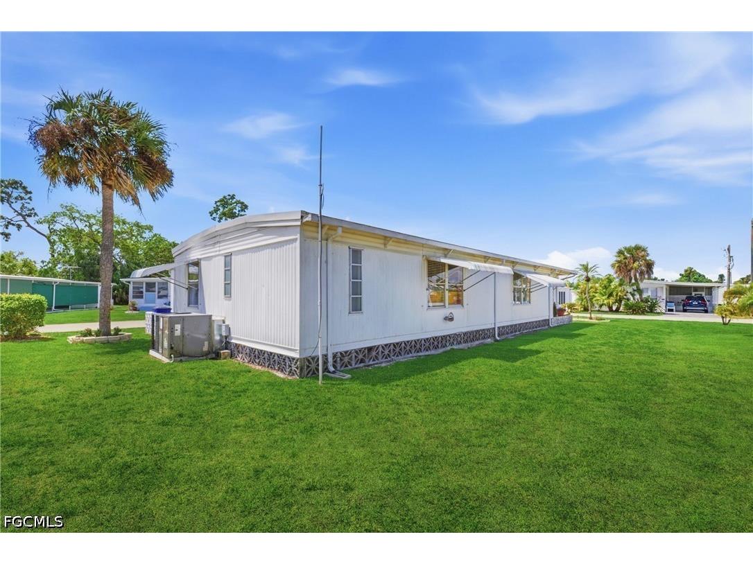 815 Holly Berry Court North Fort Myers FL 33917 2026017341 image33