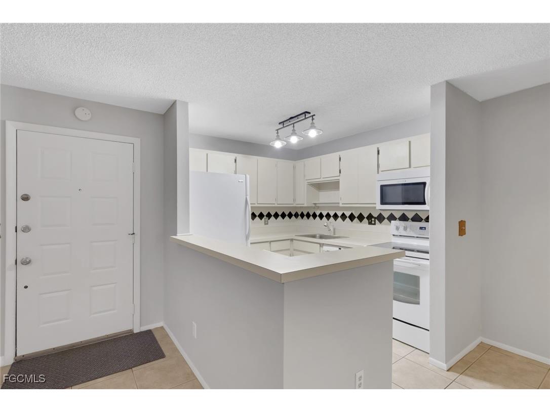 8151 S Woods Circle #12 Fort Myers FL 33919 2026000432 image11