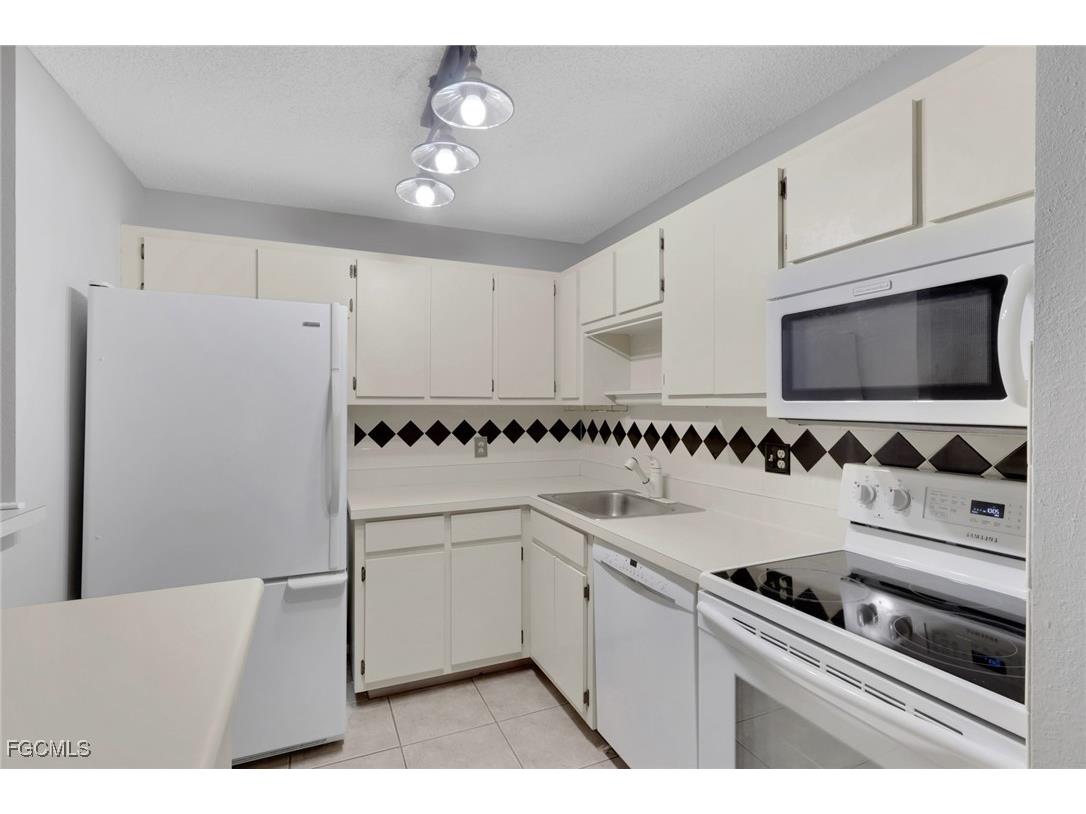 8151 S Woods Circle #12 Fort Myers FL 33919 2026000432 image12