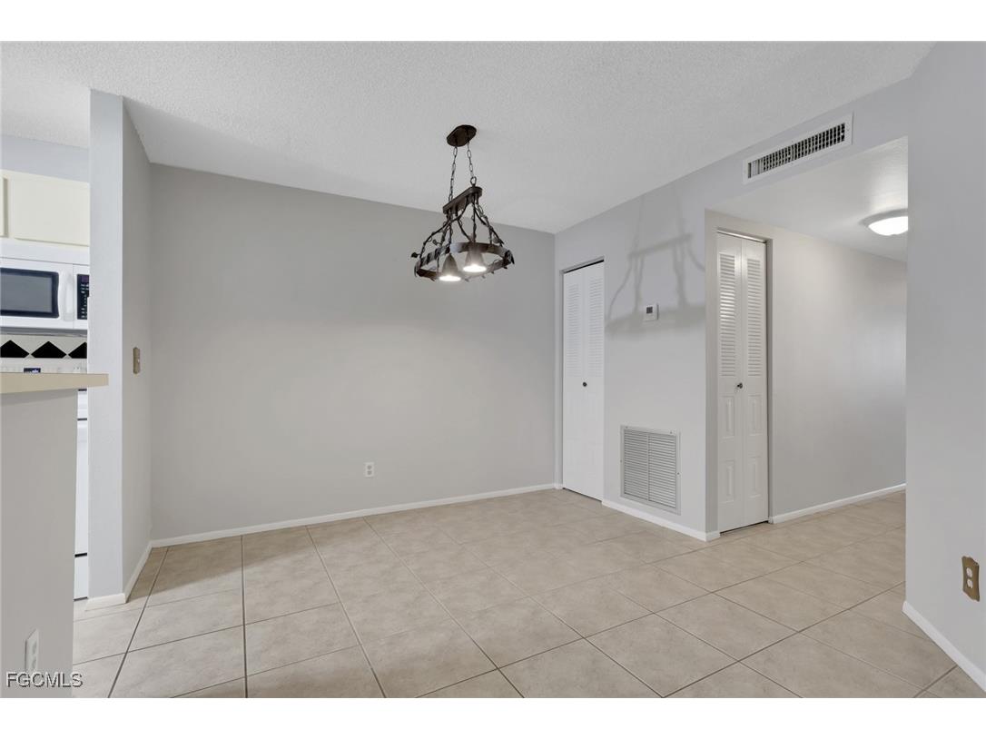 8151 S Woods Circle #12 Fort Myers FL 33919 2026000432 image8