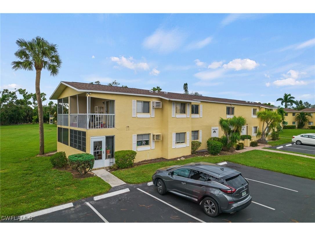 8156 Country Road #104 Fort Myers FL 33919 223052269 image1