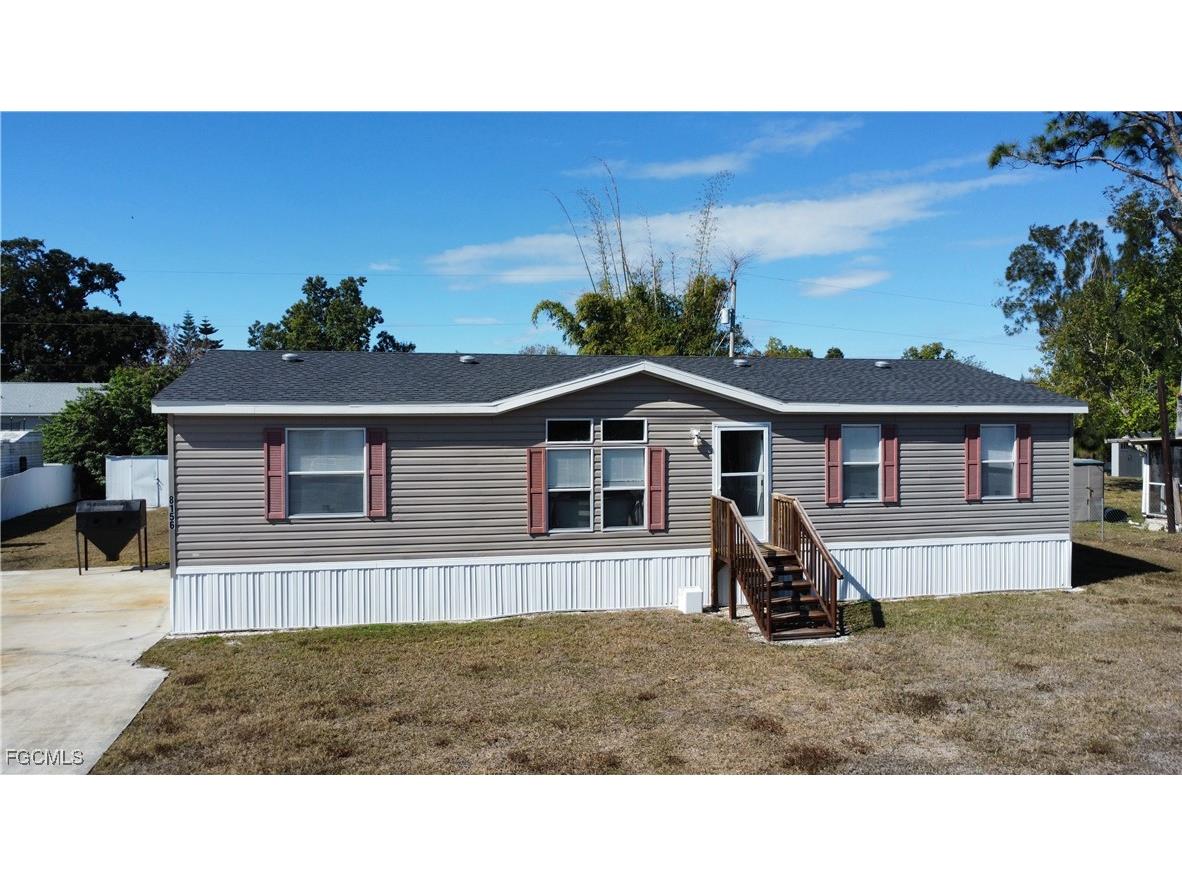 8156 Penny Drive North Fort Myers FL 33917 2026004984 image1