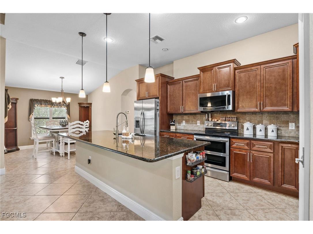 8158 Alfred Boulevard Punta Gorda FL 33982 2025018333 image6