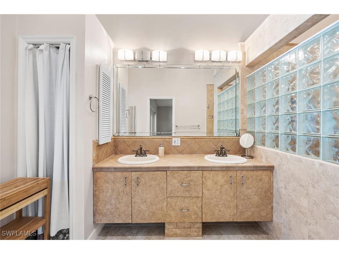 816 102nd Avenue N Naples FL 34108 225083856 image16