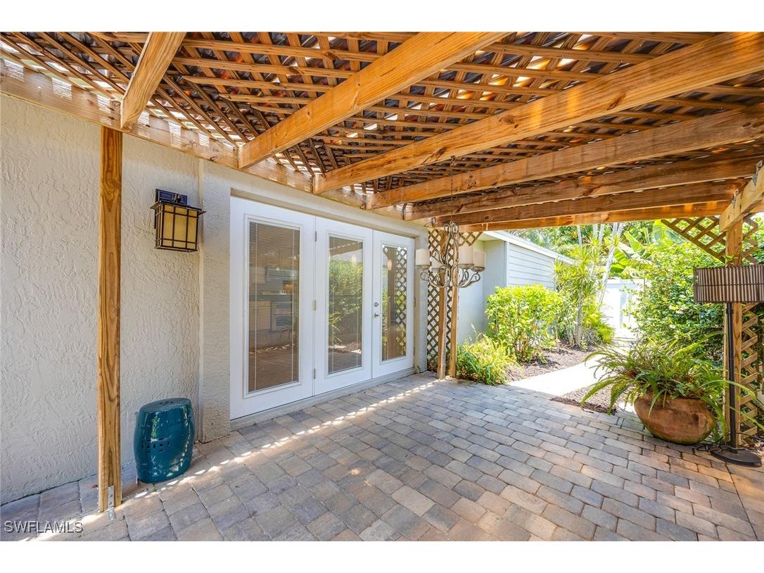 816 102nd Avenue N Naples FL 34108 225083856 image23