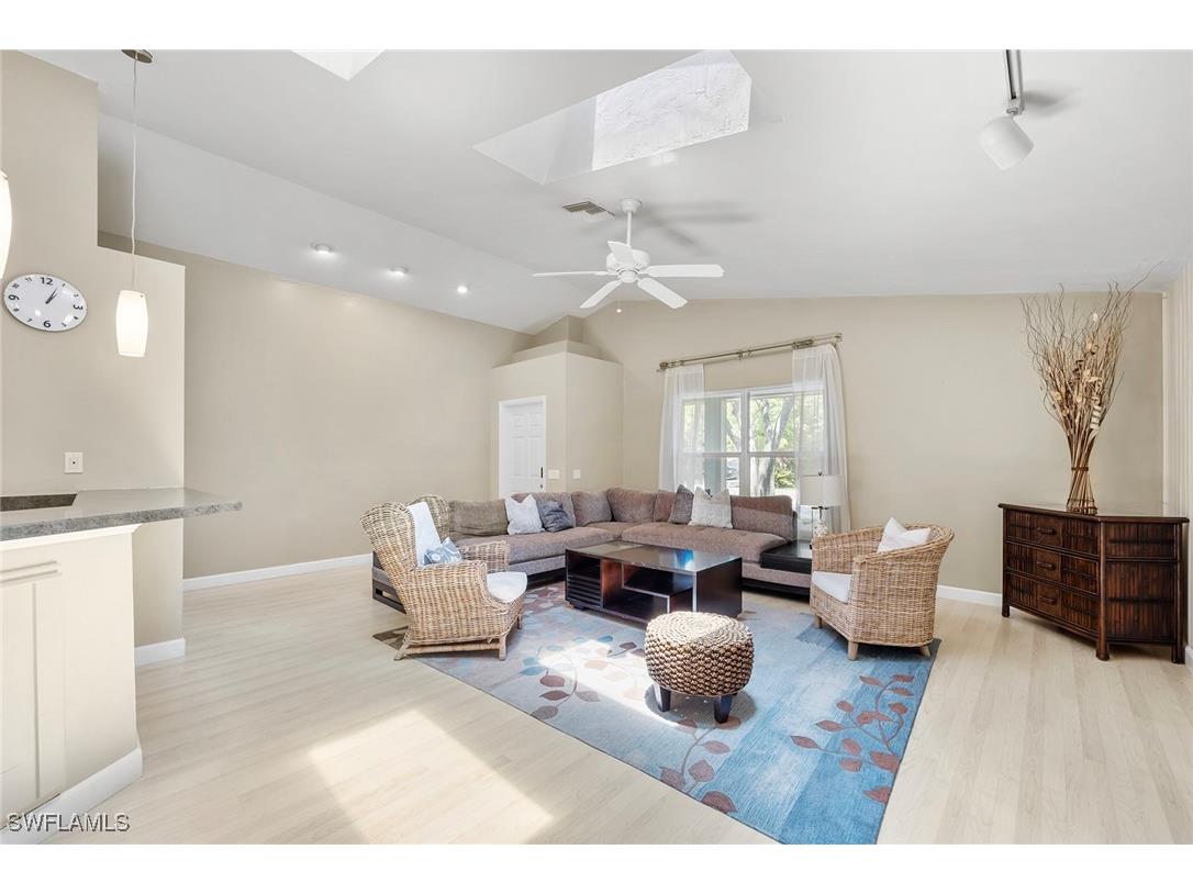 816 102nd Avenue N Naples FL 34108 225083856 image4