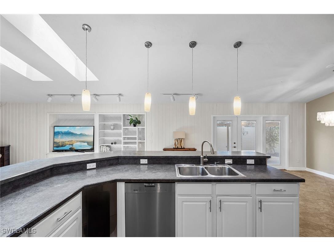 816 102nd Avenue N Naples FL 34108 225083856 image9