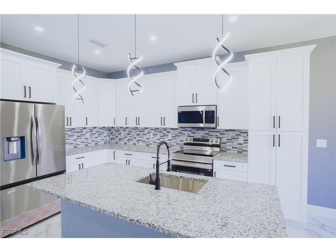 816 Frederick Reid Street E Lehigh Acres FL 33974 2025012040 image6