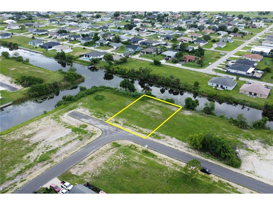 816 NE 12th Street Cape Coral FL 33909 2025002824 image1