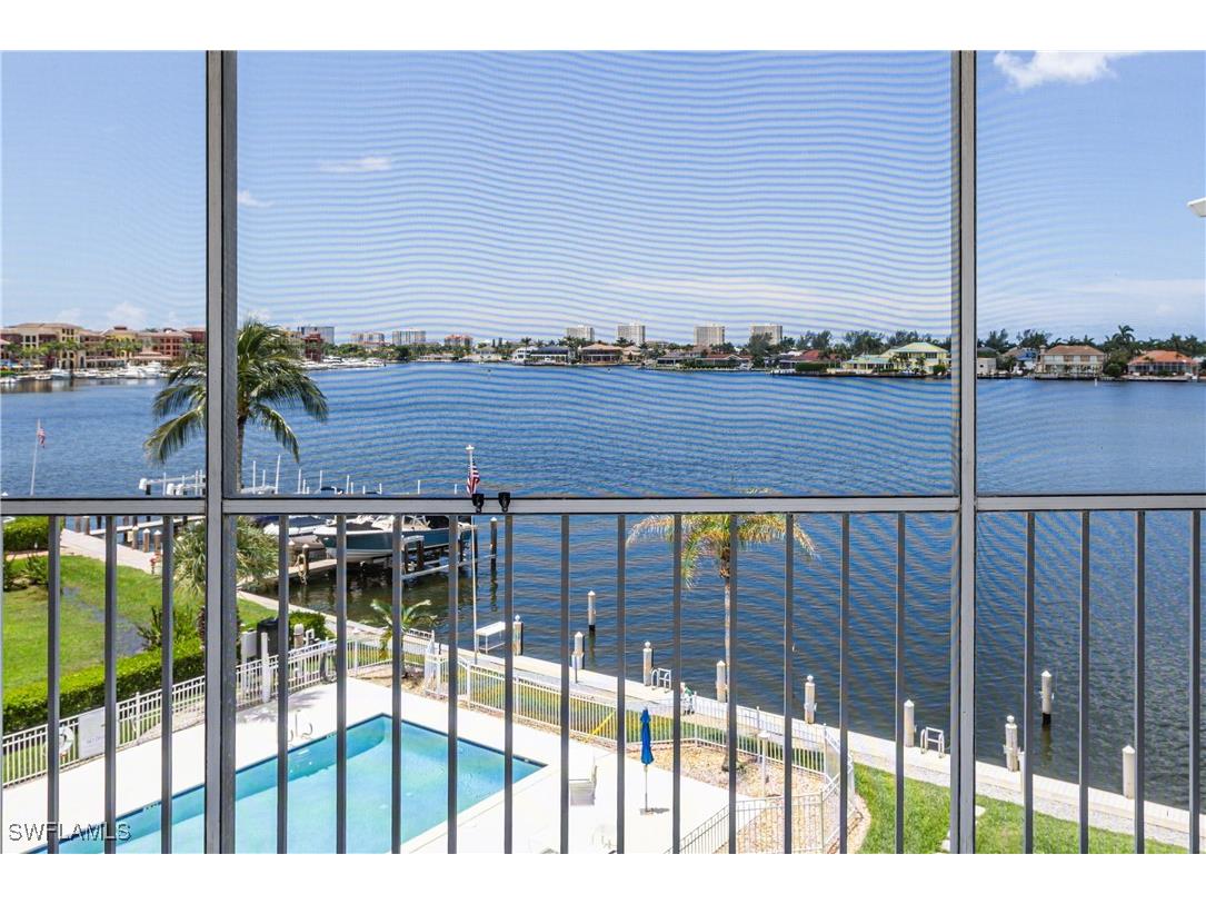 816 W Elkcam Circle #305 Marco Island FL 34145 225082989 image1