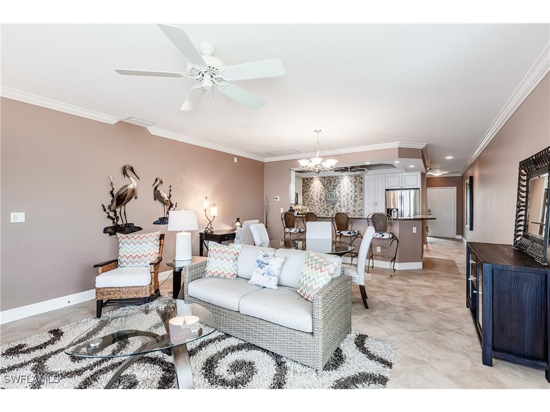 816 W Elkcam Circle #305 Marco Island FL 34145 225082989 image4