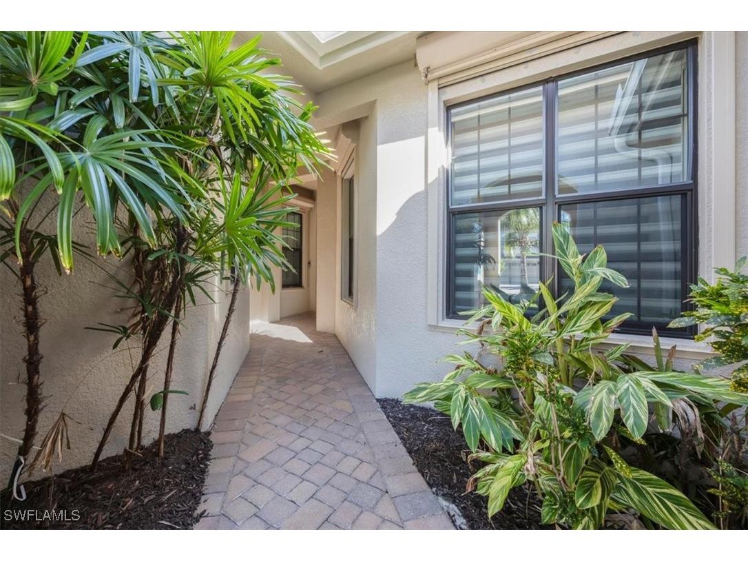 8160 Venetian Pointe Drive Fort Myers FL 33908 225075111 image5