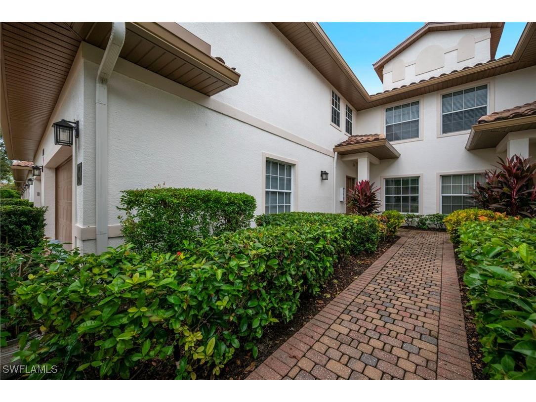 8161 Saratoga Drive #1401 Naples FL 34113 225074847 image1