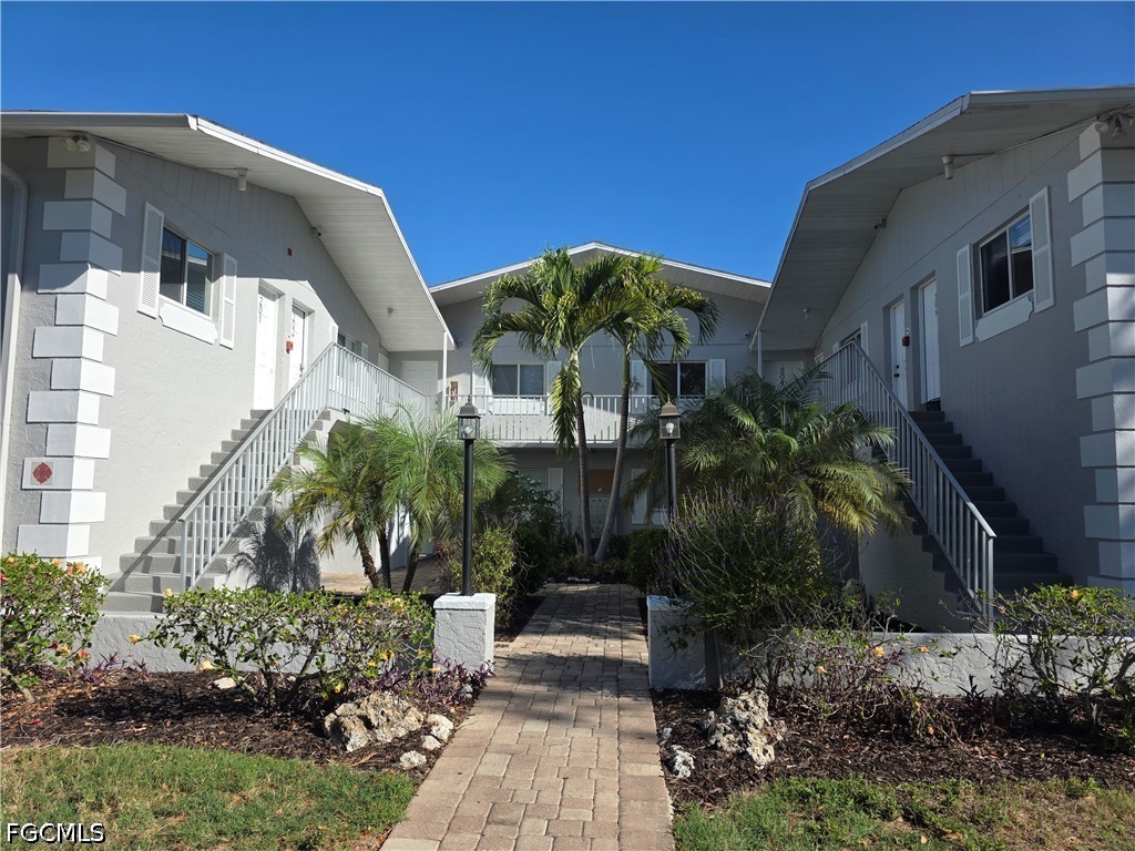 8162 Country Road #102 Fort Myers FL 33919 2026014128 image1