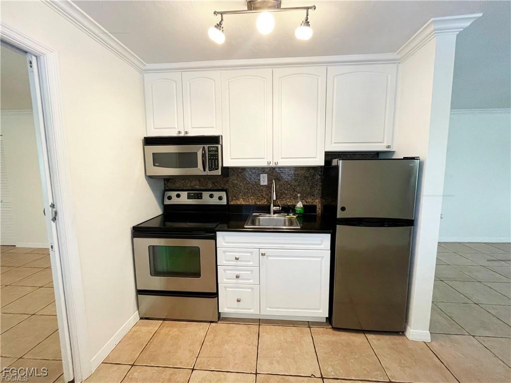8162 Country Road #201 Fort Myers FL 33919 2026004031 image4
