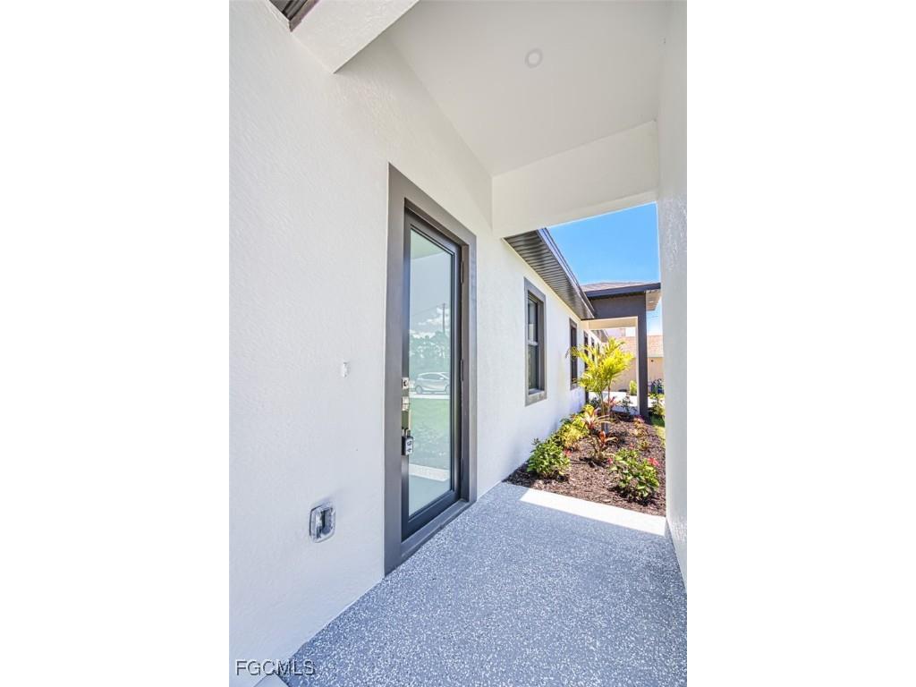 817-819 Eisenhower Boulevard Lehigh Acres FL 33974 2025014092 image13