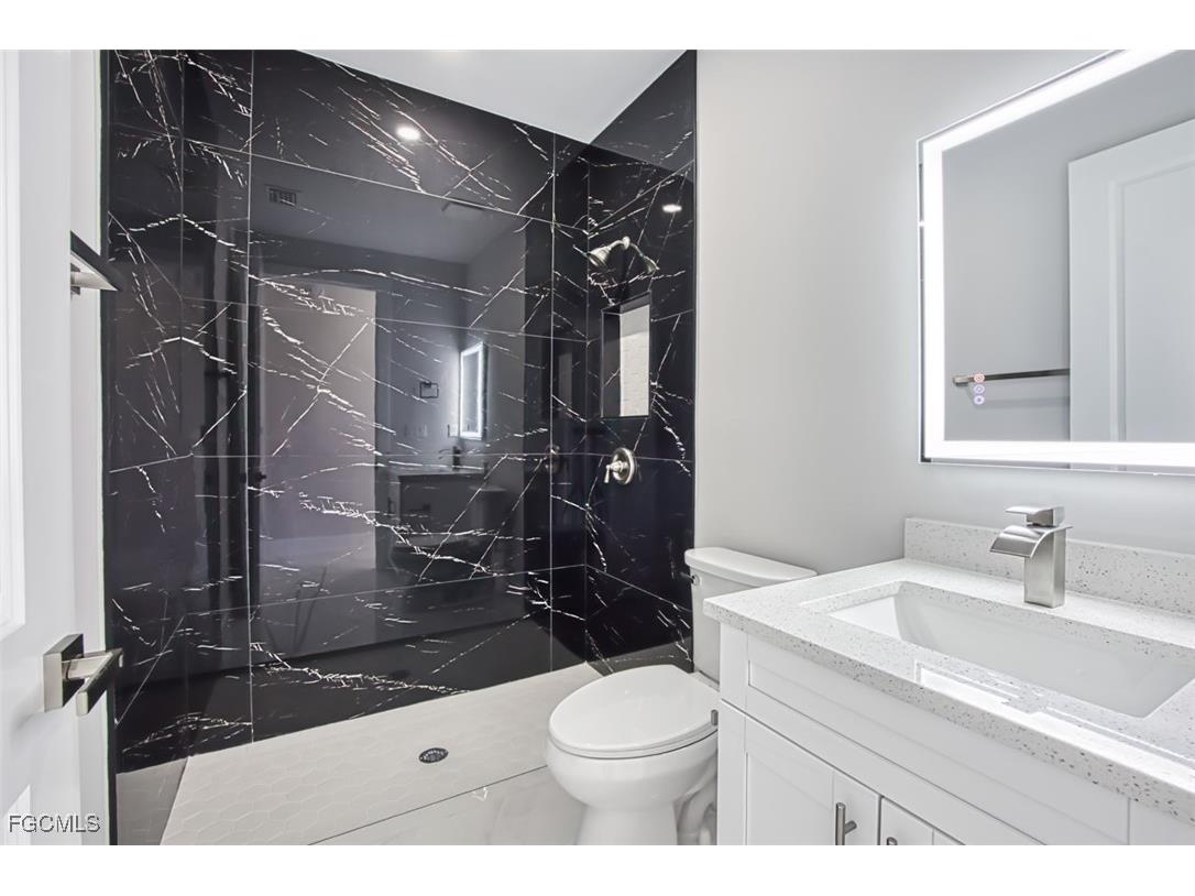 817-819 Eisenhower Boulevard Lehigh Acres FL 33974 2025014092 image6