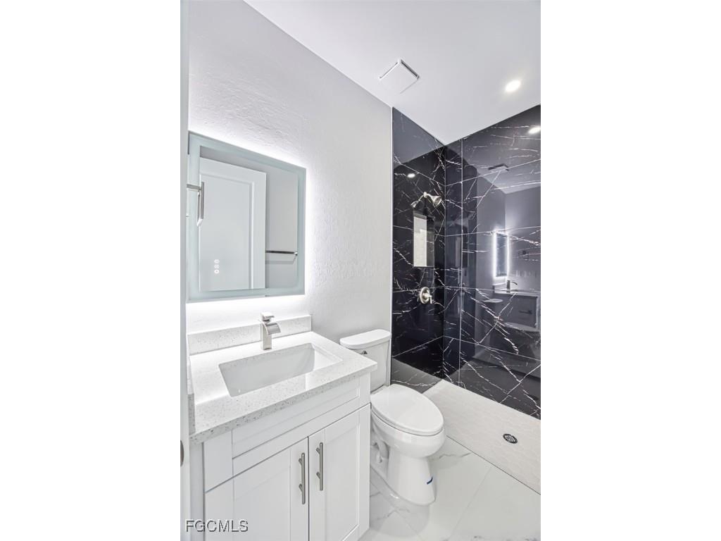 817-819 Eisenhower Boulevard Lehigh Acres FL 33974 2025014092 image7