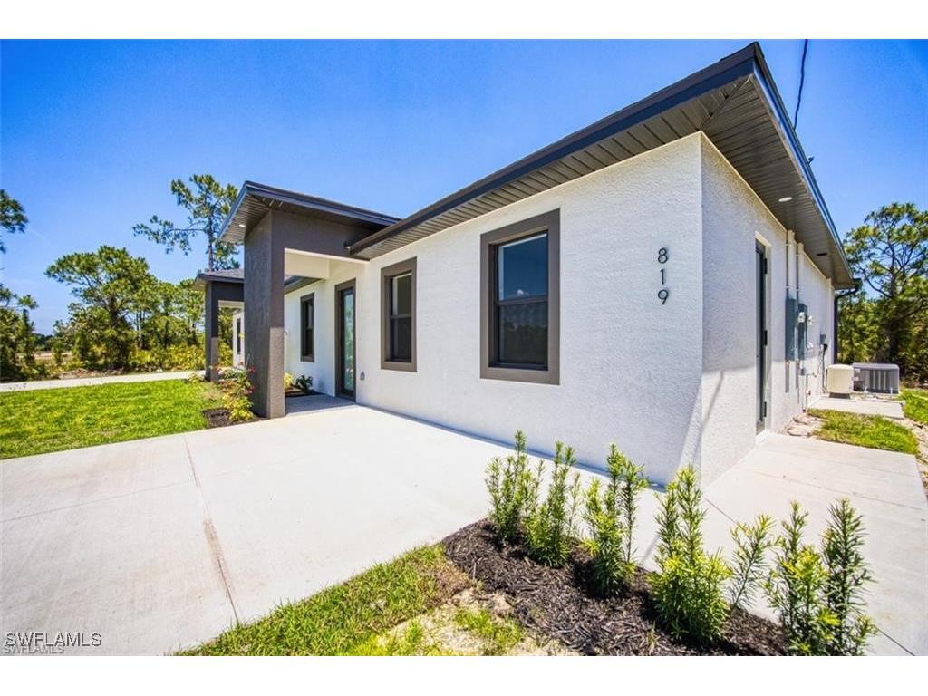 817/819 Eisenhower Boulevard Lehigh Acres FL 33974 226002013 image2