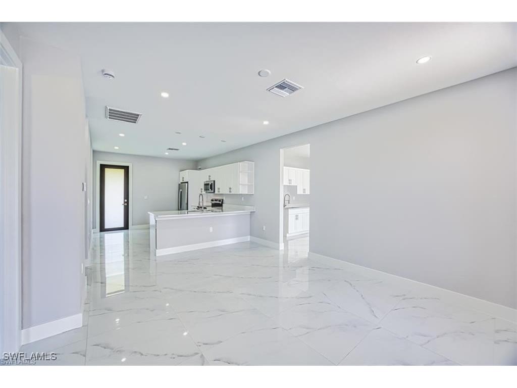 817/819 Eisenhower Boulevard Lehigh Acres FL 33974 226002013 image7