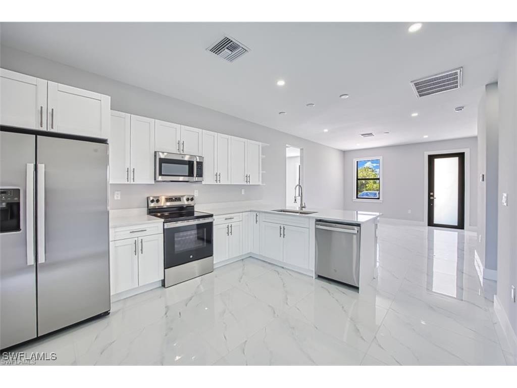 817/819 Eisenhower Boulevard Lehigh Acres FL 33974 226002013 image9