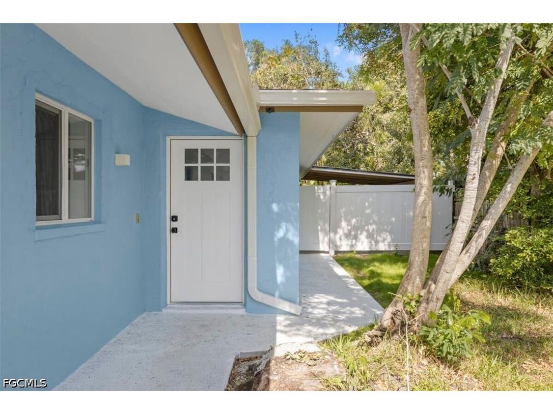 817-819 Indiana Avenue Fort Myers FL 33908 2026019292 image1