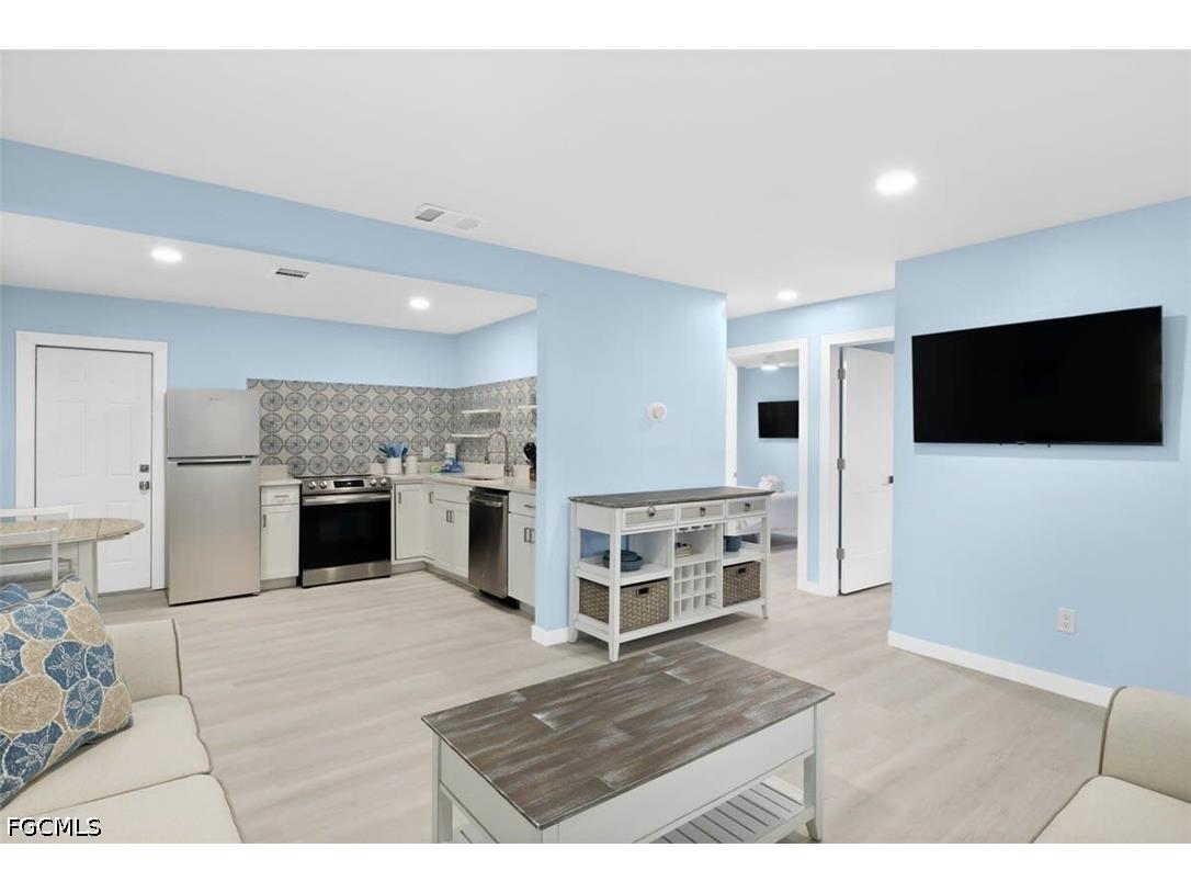 817-819 Indiana Avenue Fort Myers FL 33908 2026019292 image2
