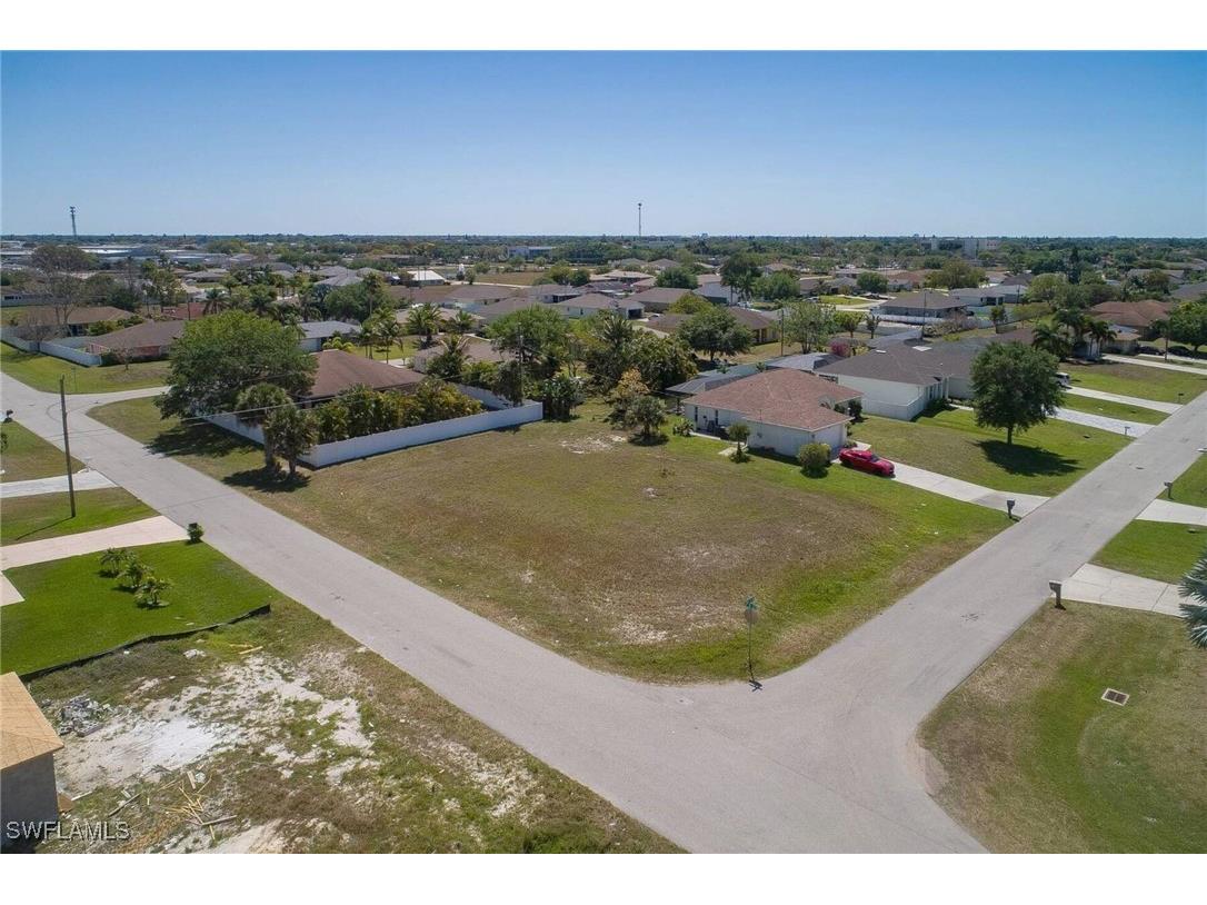 817 SE 5th Place Cape Coral FL 33990 224071859 image1